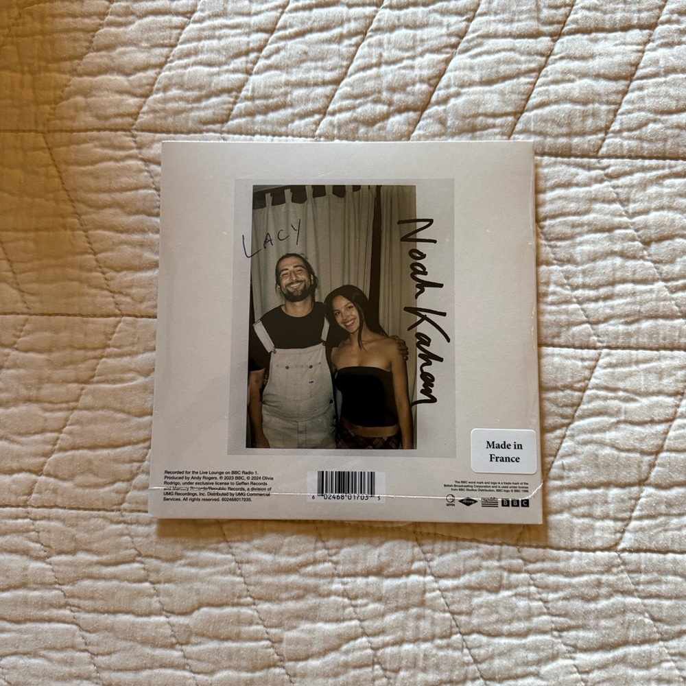 Olivia Rodrigo Stick Season/Noah Kahan Lacy 7” vinyl - Picture 2 of 2